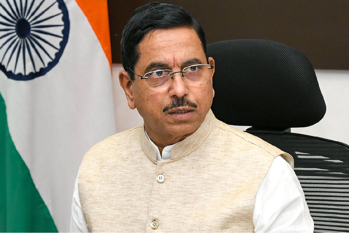 Siddaramaiah ruined K’taka’s economy, claims Union Minister