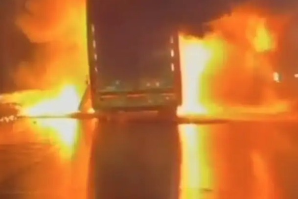 Deeply unfortunate: President Murmu, VP Radhakrishnan express grief over loss of 11 lives in Andhra Pradesh bus fire