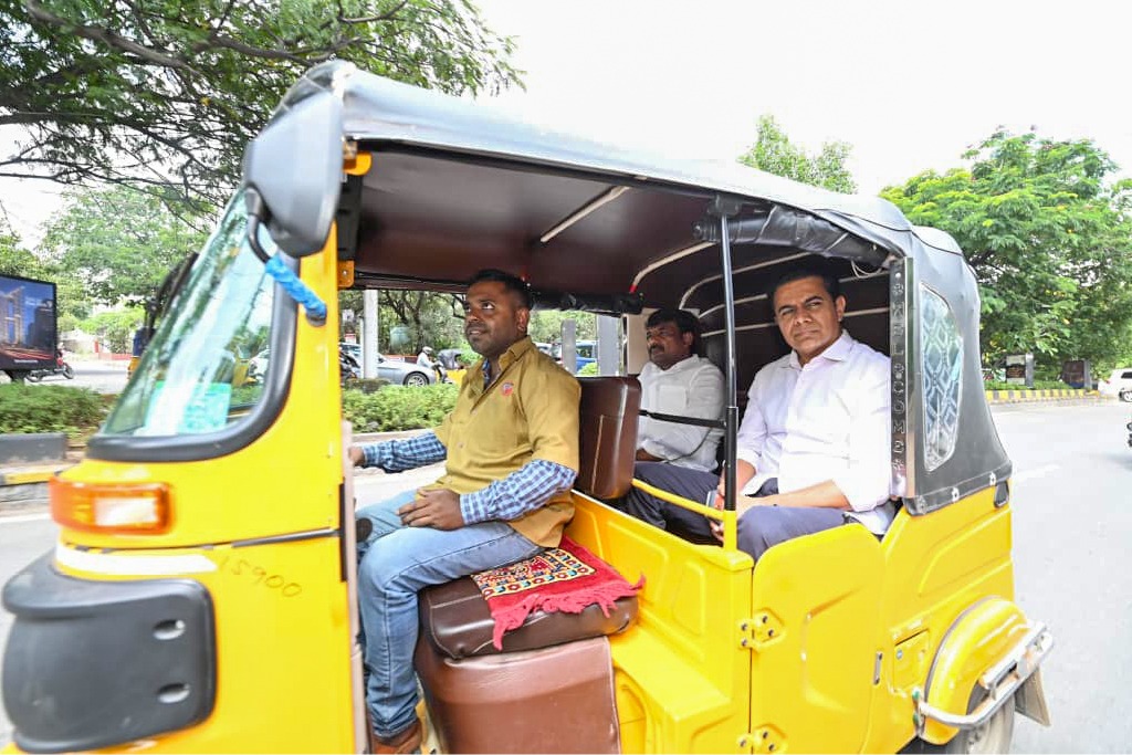 Rahul Gandhi betrayed Telangana’s autorickshaw drivers: KTR