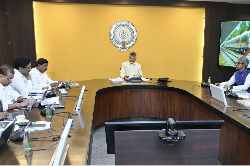 Chandrababu Naidu for developing Vijayawada, Vizag railway stations as iconic structures