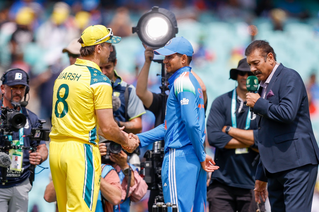 1st T20I: Australia elect to bowl against India
