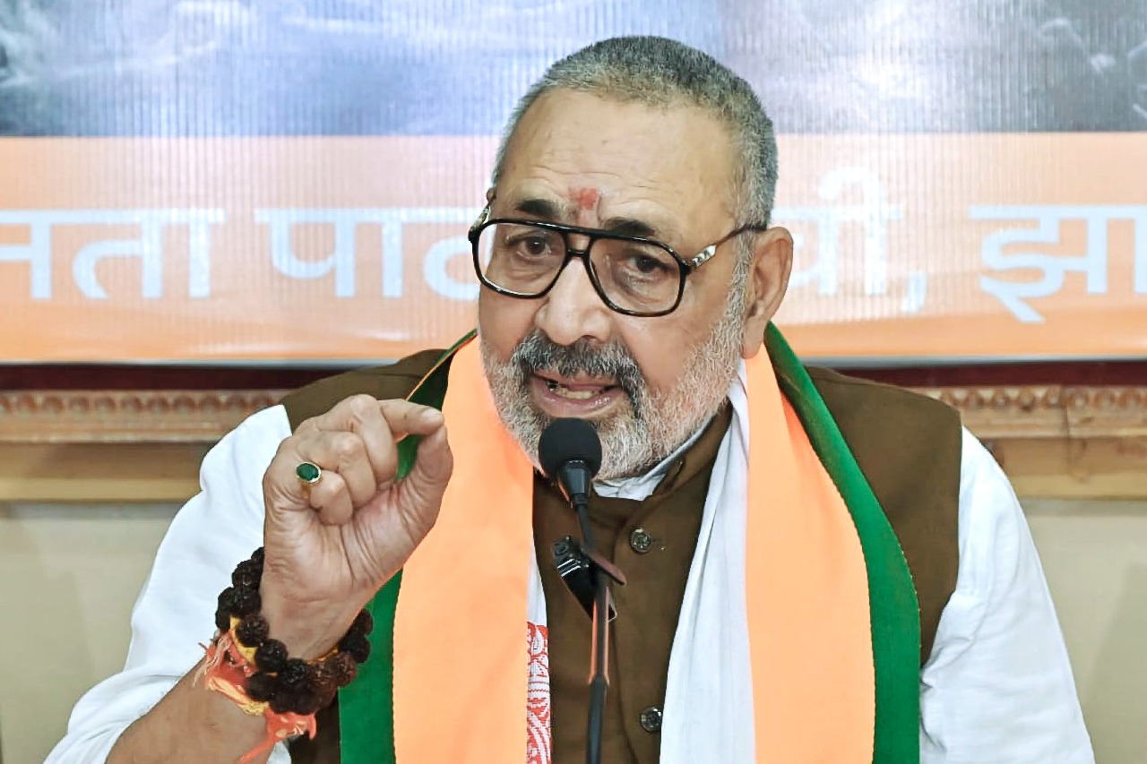 ‘Dancing runs in Gandhi family’: Giriraj Singh slams Rahul over his remarks against PM Modi