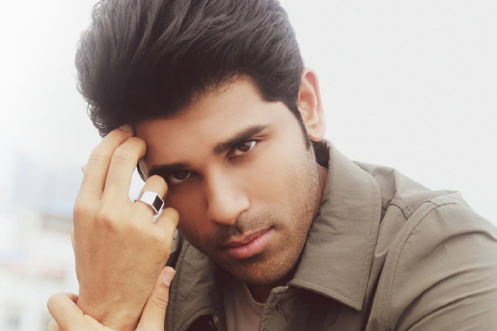 Allu Sirish opts for a customised Manish Malhotra outfit for his engagement with Nayanika