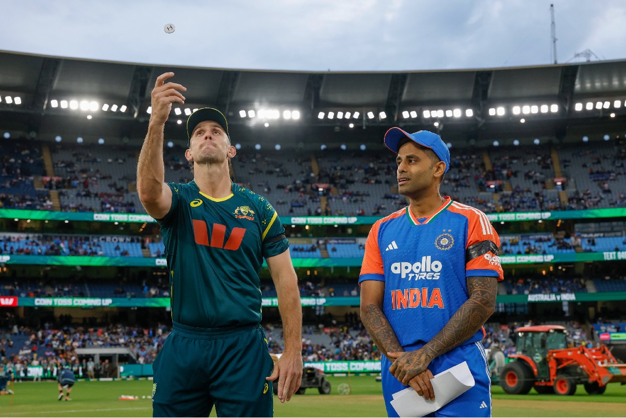 2nd T20I: Short comes in as Australia elect to bowl first against unchanged India