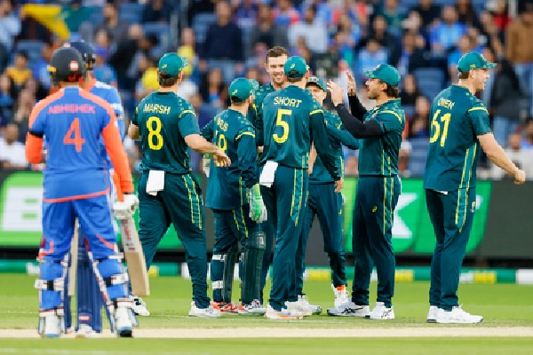 2nd T20I: Hazlewood and Marsh help Australia beat India by four wickets, take 1-0 lead 
