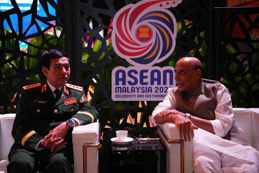 Rajnath Singh meets Vietnamese Defence Minister Phan Van Giang in Kuala Lumpur
