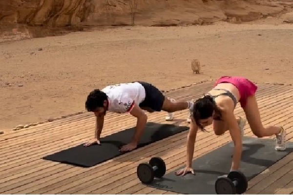 Sara Ali Khan & Ibrahim give fitness goals with their workout 'on the rocks'