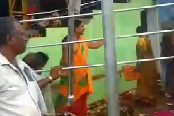 Nine dead in stampede at Andhra's Venkateswara Swamy temple on Ekadashi; PM Modi, CM Naidu express grief (Lead)