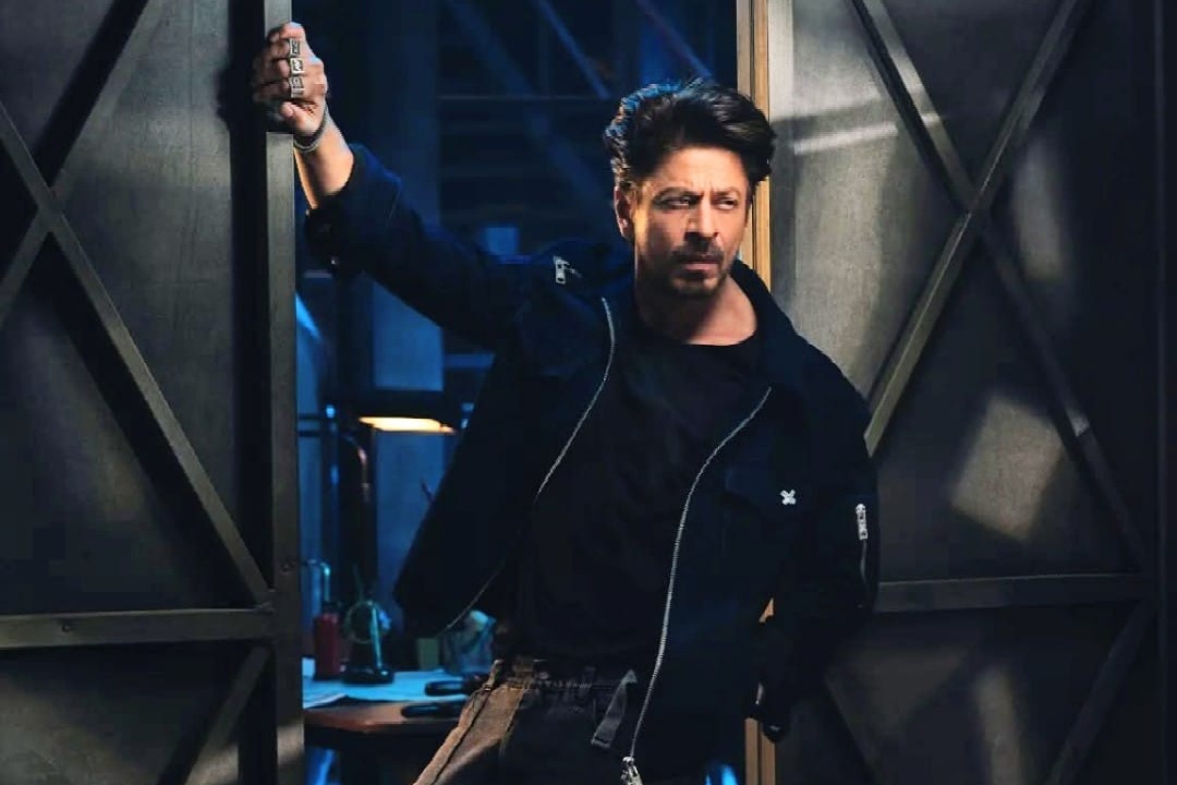 Mamata Banerjee wishes her ‘brother’ Shah Rukh Khan on milestone birthday