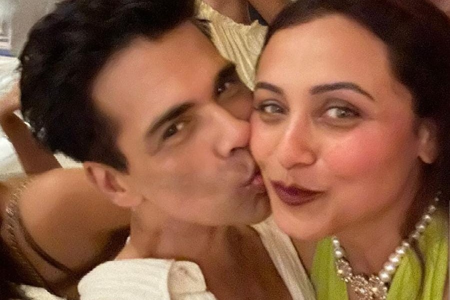 Karan Johar drops initial glimpse of SRK's star-studded birthday-bash in Alibaug