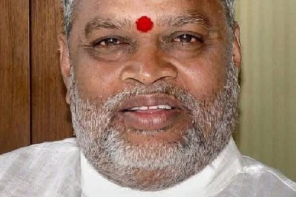 Yerrannaidu was symbol of high values, says Chandrababu Naidu