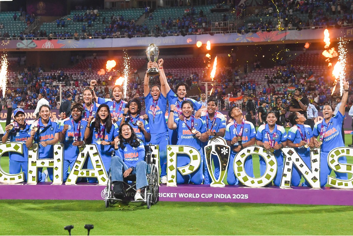 Telangana, Andhra CMs congratulate India's women team on World Cup title win