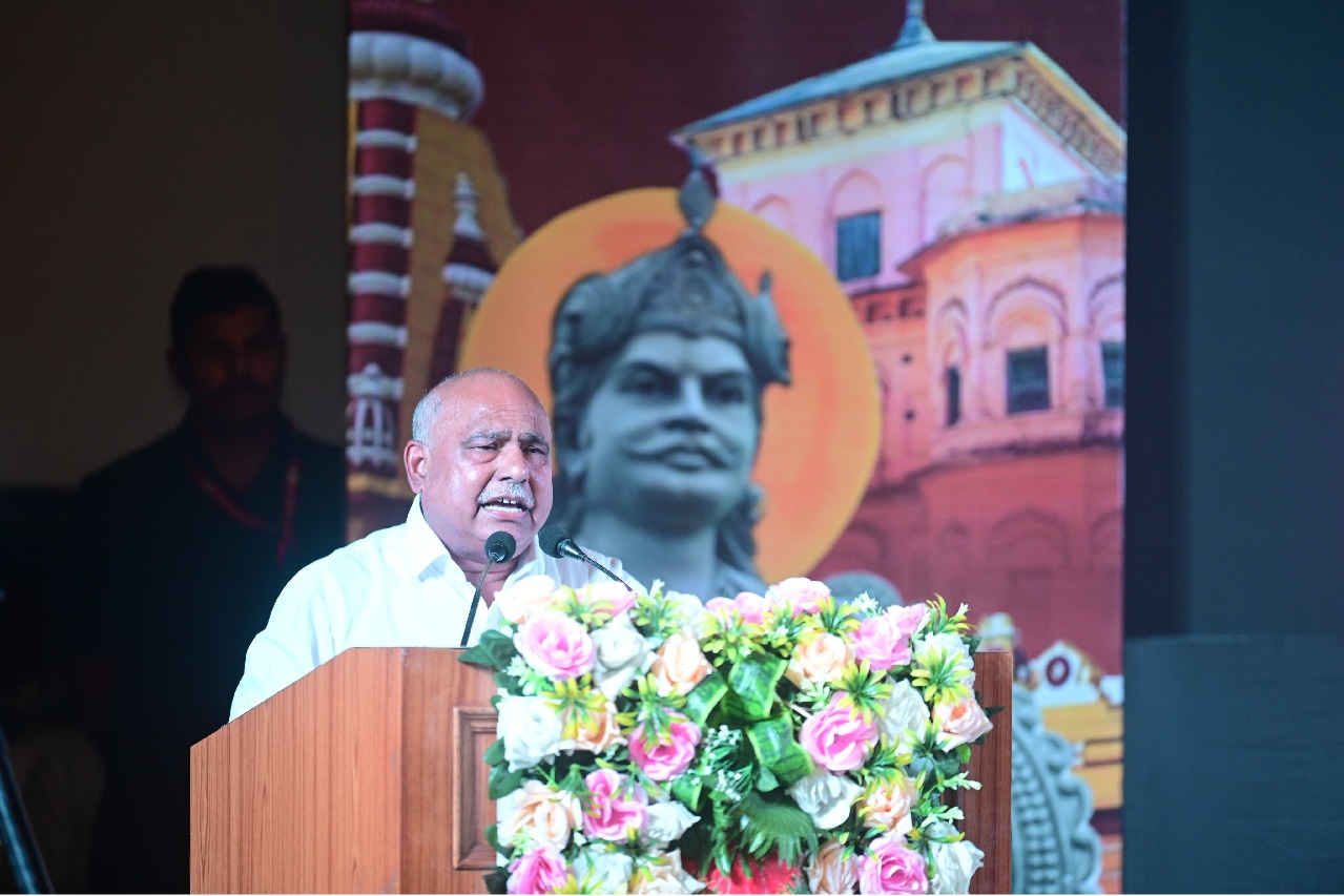 'Shashi Tharoor expressed his own experience of dynastic politics in Congress': MP BJP chief