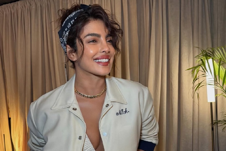 Priyanka Chopra gives a shout out to Mahesh Babu as she roams the streets of Hyderabad