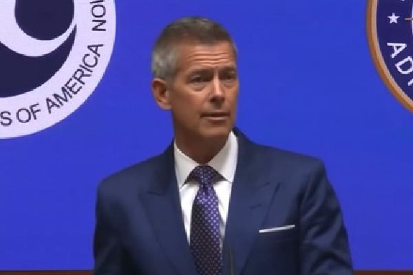 US to cut flight operations by 10 per cent as government shutdown hits air travel