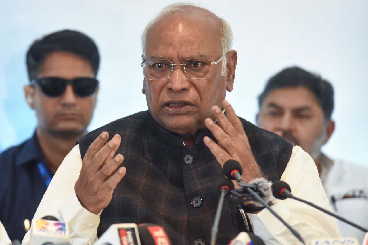 Mallikarjun Kharge urges Bihar voters to teach lesson to 'opportunistic rulers'