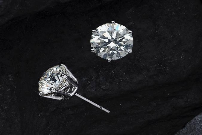 Panna miner’s first dig strikes rich: Farmer unearths five diamonds