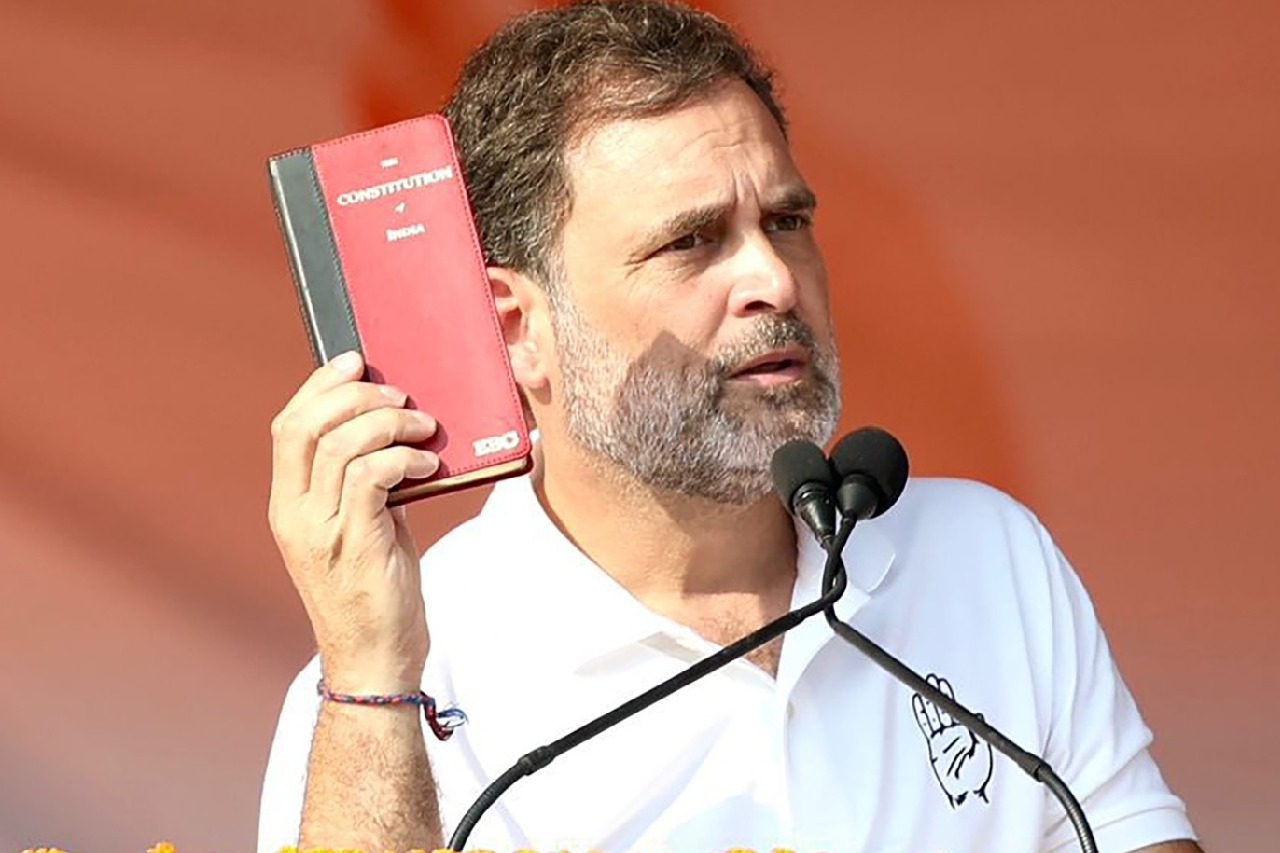 Rahul Gandhi meets silk weavers in Bihar’s Bhagalpur