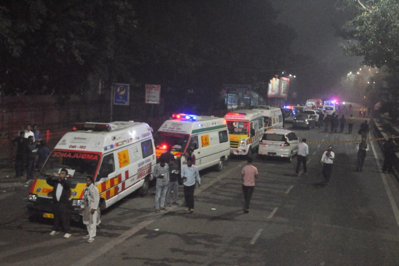 Red Fort Blast: Rahul, Priyanka, Mamata Banerjee express shock, extend condolences to bereaved families