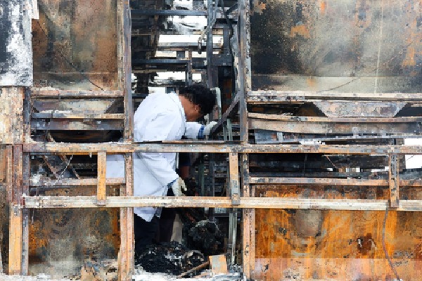 Bus catches fire on Hyderabad-Vijayawada highway, narrow escape for passengers