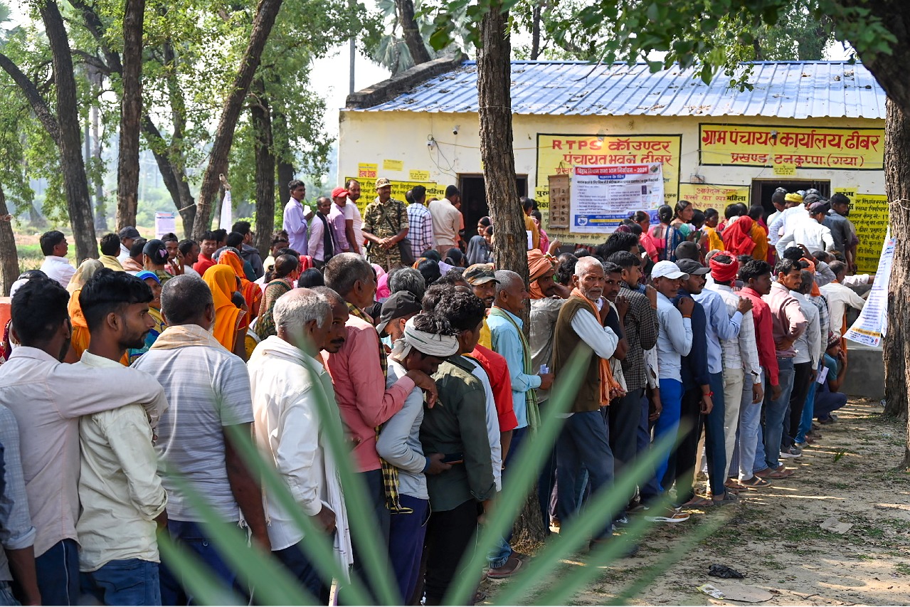 Bihar polls: Over 47 pc polling in 2nd phase so far, 5 pc more than 1st