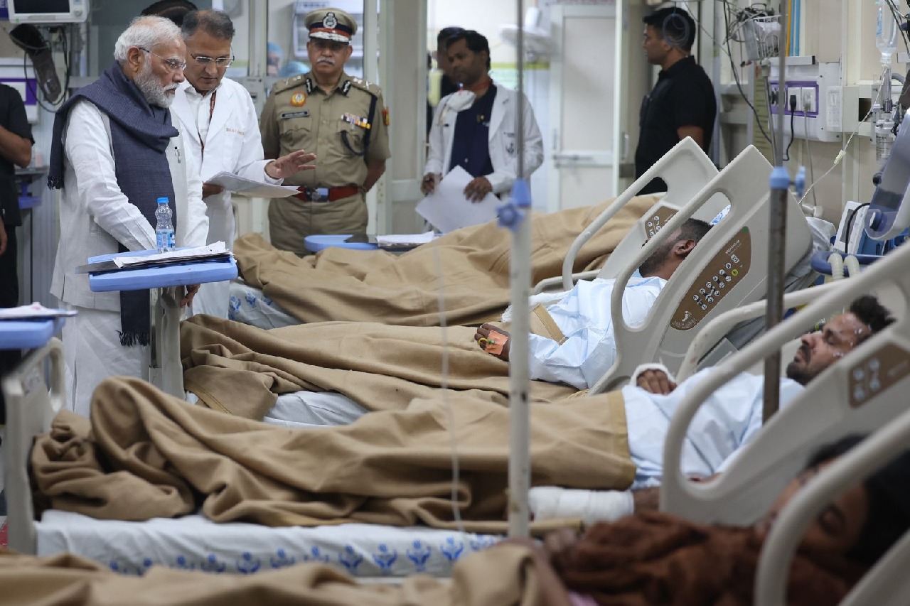 PM Modi meets survivors of Delhi blast at LNJP Hospital