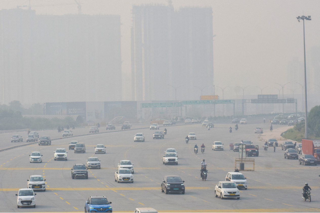 Delhi air pollution: SC seeks reports from Punjab, Haryana on stubble burning