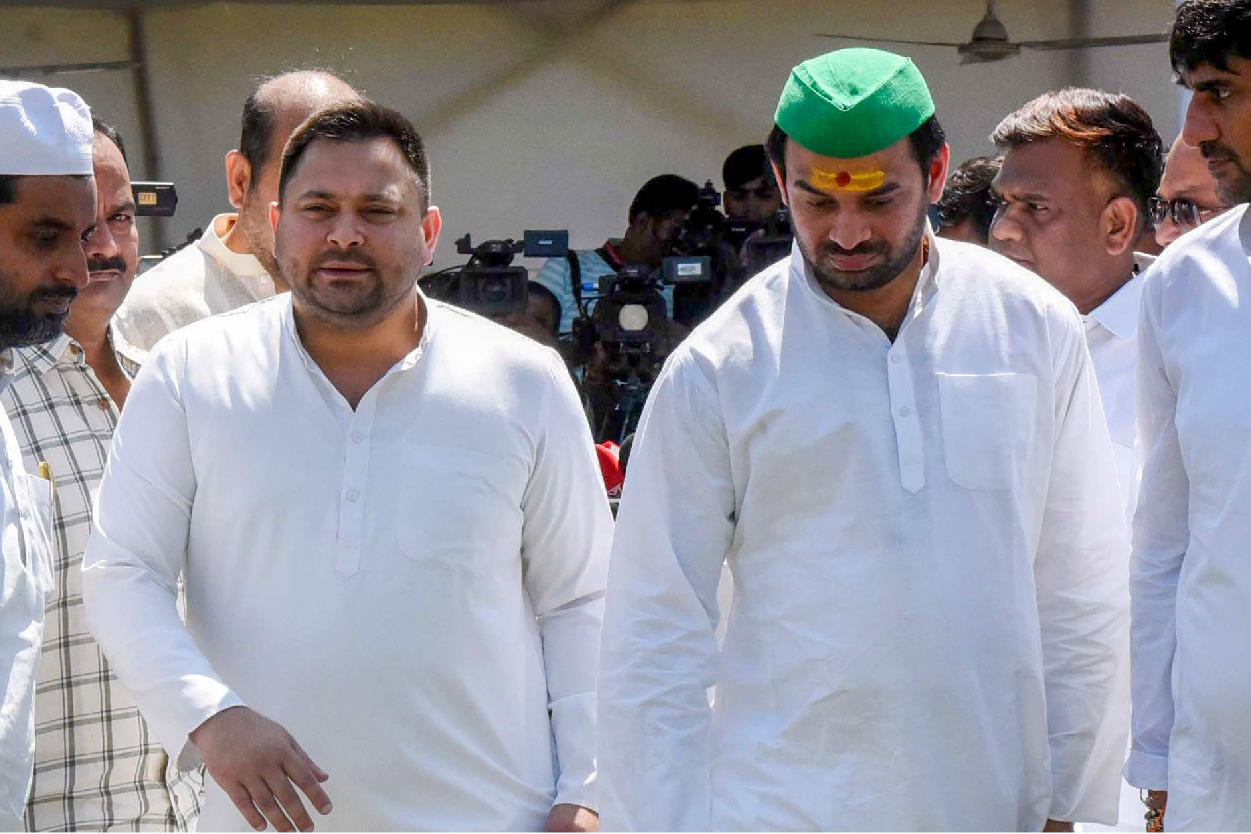 Lalu's sons trail in respective seats as vote counting continues in Bihar