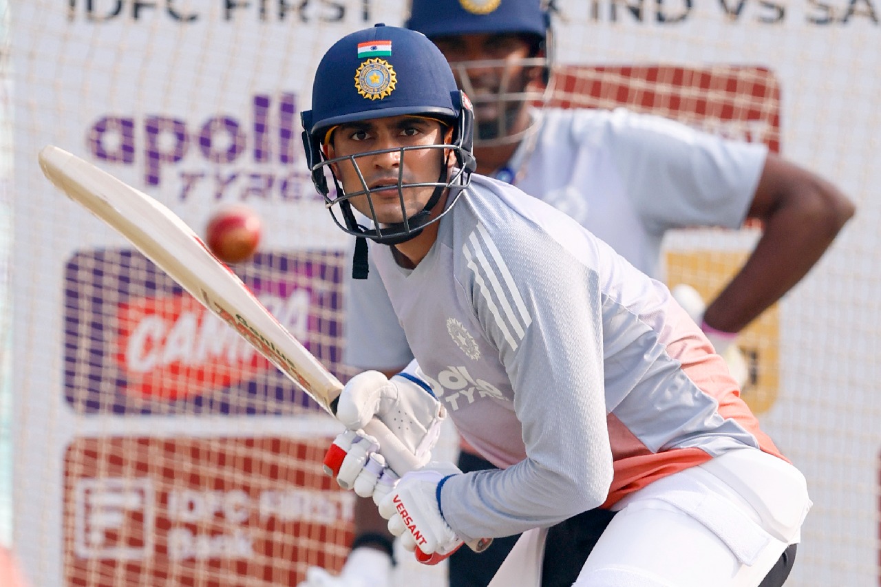 1st Test: India skipper Shubman Gill retires hurt due to freak neck spasm