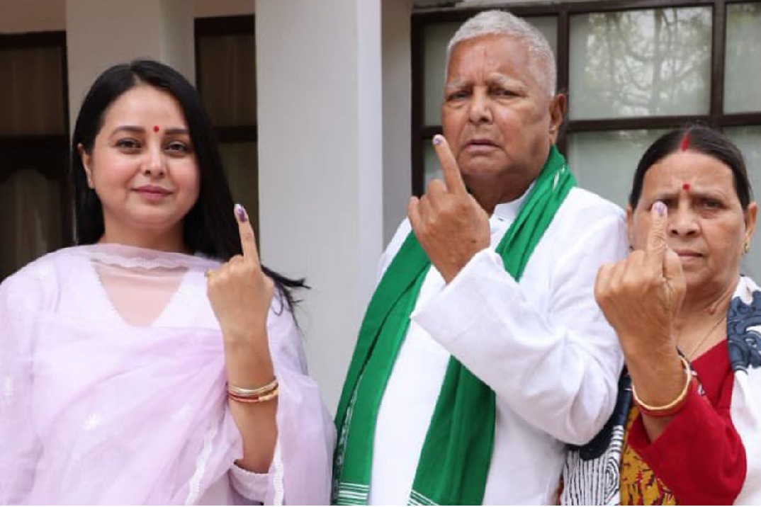 Rohini Acharya announces exit from politics after RJD’s defeat; targets Tejashwi’s aides