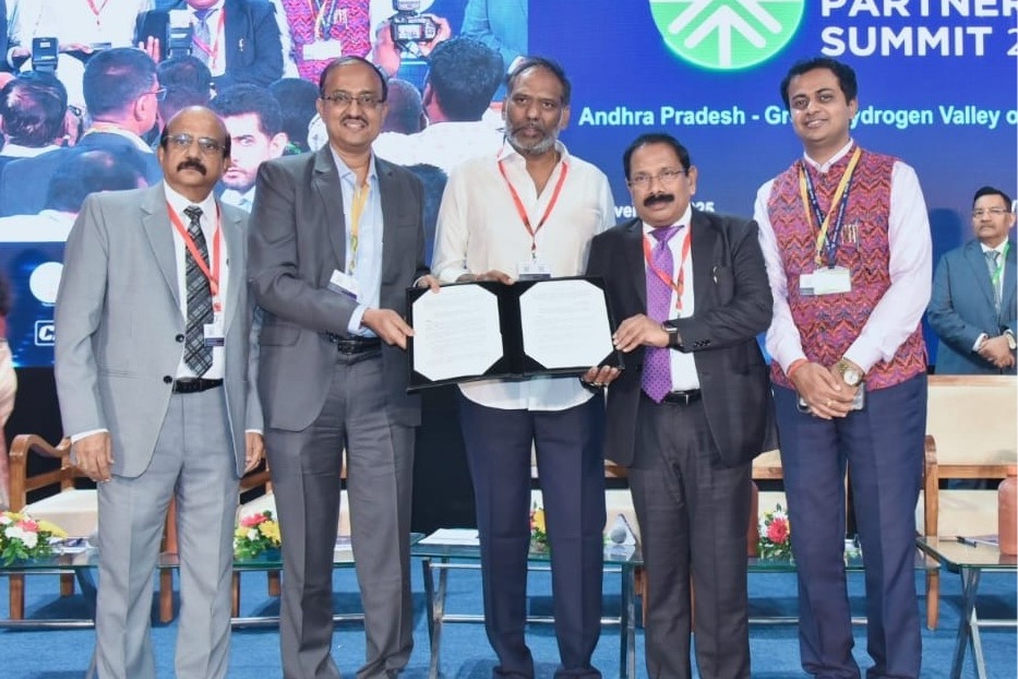 SECI, Andhra Pradesh finalise 1,200 MWh battery storage system, 50 MW hybrid project