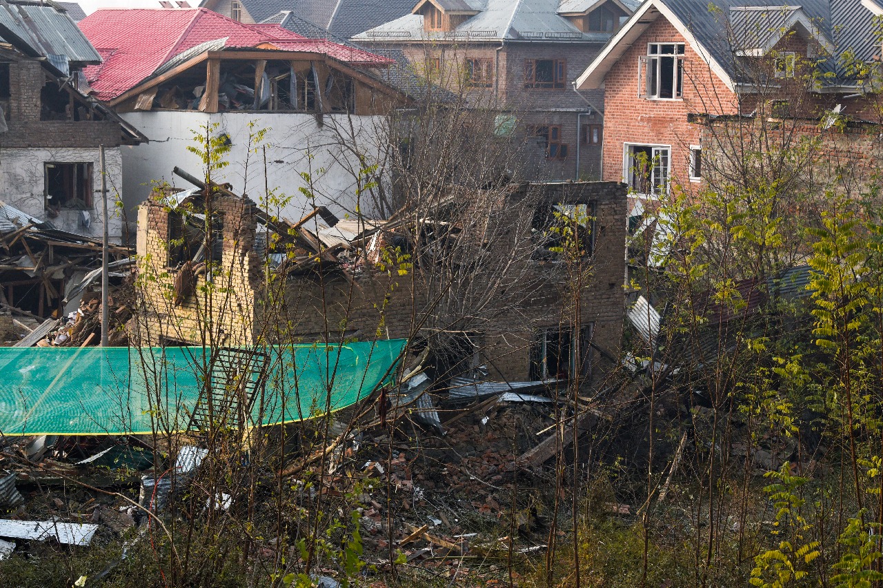 NSG forensic expert team visits Nowgam blast site in Kashmir