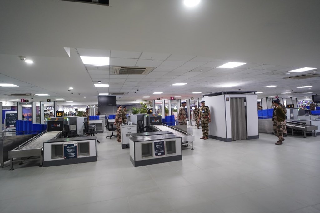 Domestic air passenger traffic to grow by 4-6 pc in FY26, Oct sees 142.8 lakh travellers