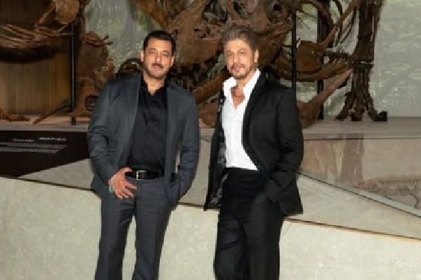 Salman Khan shares a picture with Shah Rukh Khan from their Abu Dhabi trip, picture goes viral
