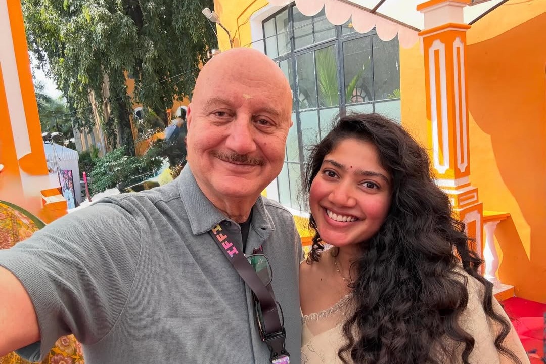 Anupam Kher runs into Sai Pallavi, calls her 'real, affectionate, spontaneous'