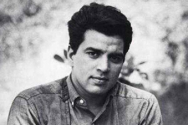 "End of an era in Indian cinema": PM Modi condoles demise of veteran actor Dharmendra