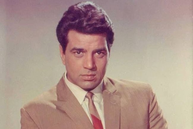 When the producer emptied his pocket to pay Dharmendra signing amount for first film