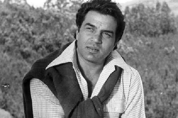 ‘His energy was infectious’: Sachin Tendulkar mourns passing of iconic actor Dharmendra