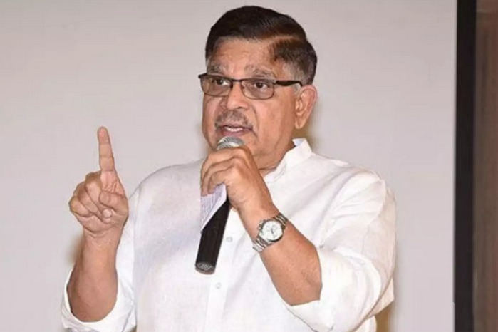 Allu Arjun's father Allu Aravind visits the Deol family to offer condolence post Dharmendra's demise