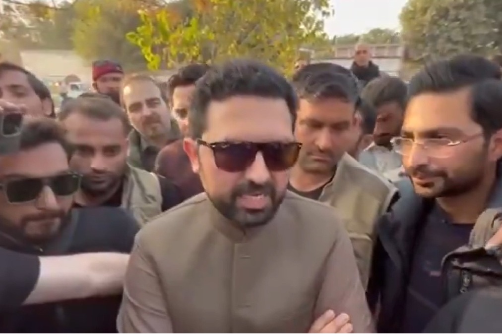 Pakistan: PTI wants meeting with Imran Khan, considering 'last option'