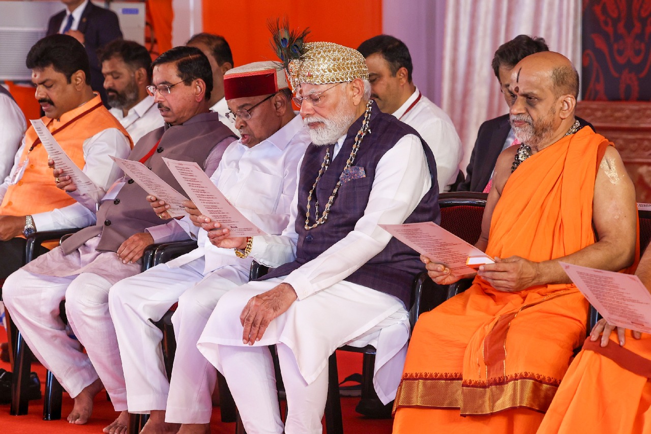 PM Modi joins Gita recitation in Udupi, says he received strength to serve better
