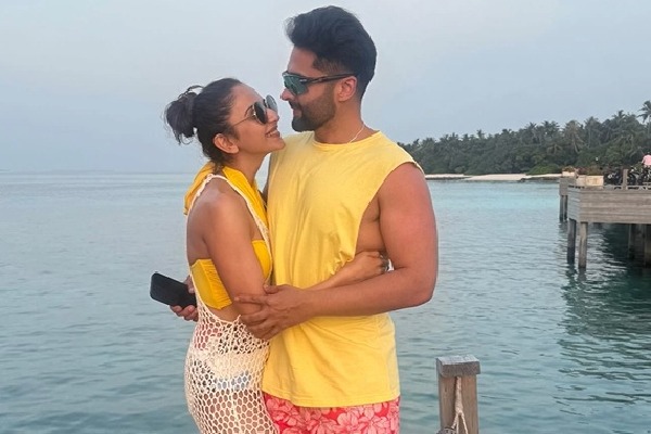 Rakul Preet Singh, Jackky Bhagnani unwind at their luxurious vacation in Maldives
