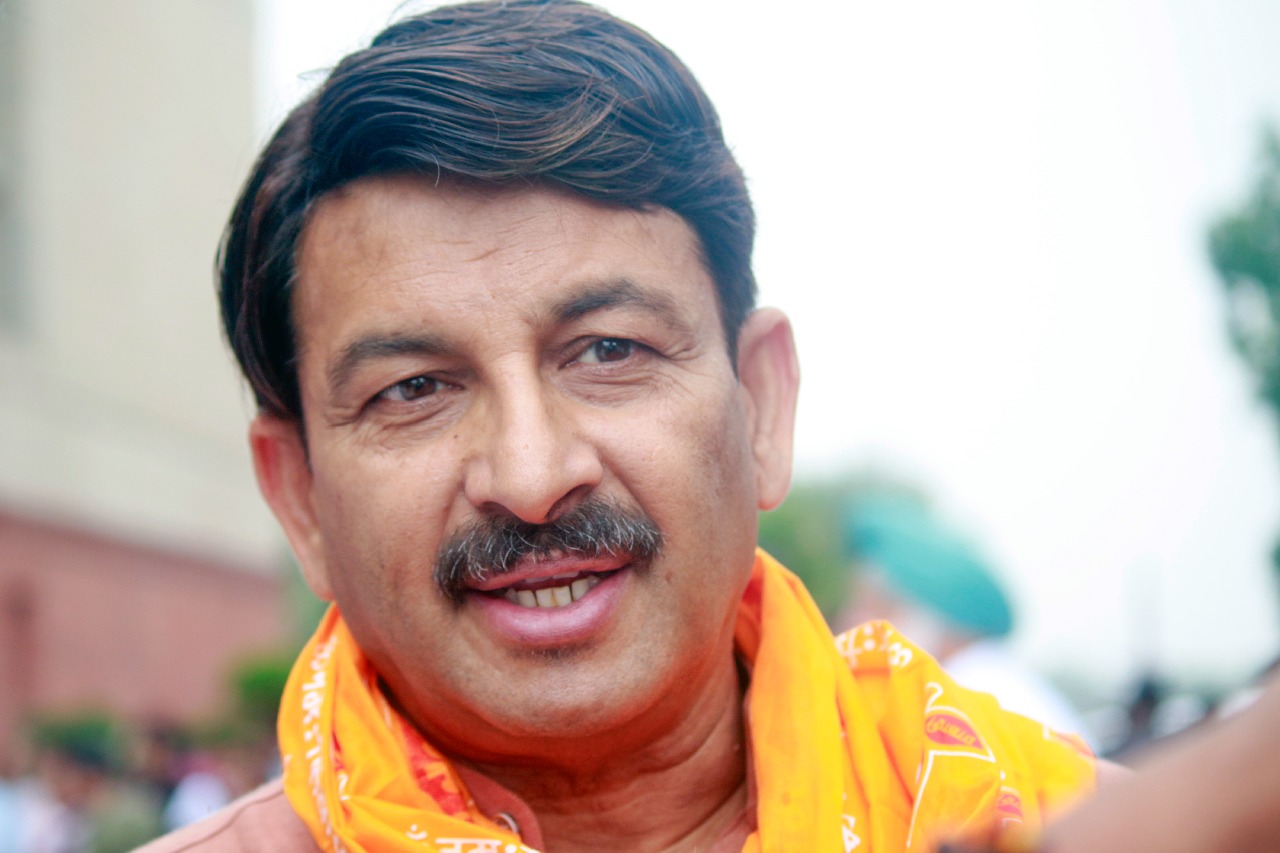 Manoj Tiwari slams Madani’s ‘jihad’ comment; Mahant Raju Das calls it distorted thinking