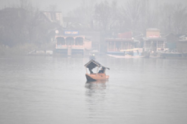 J&K weather: Pahalgam freezes at minus 5.6, Srinagar shivers at minus 4.4