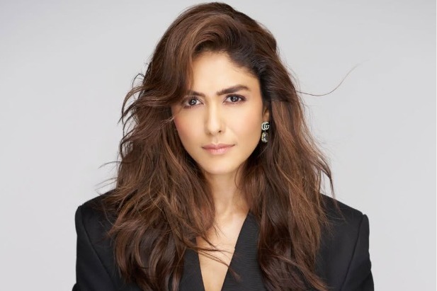 Mrunal Thakur reveals how she reacts to rumours, calls it 'free PR'