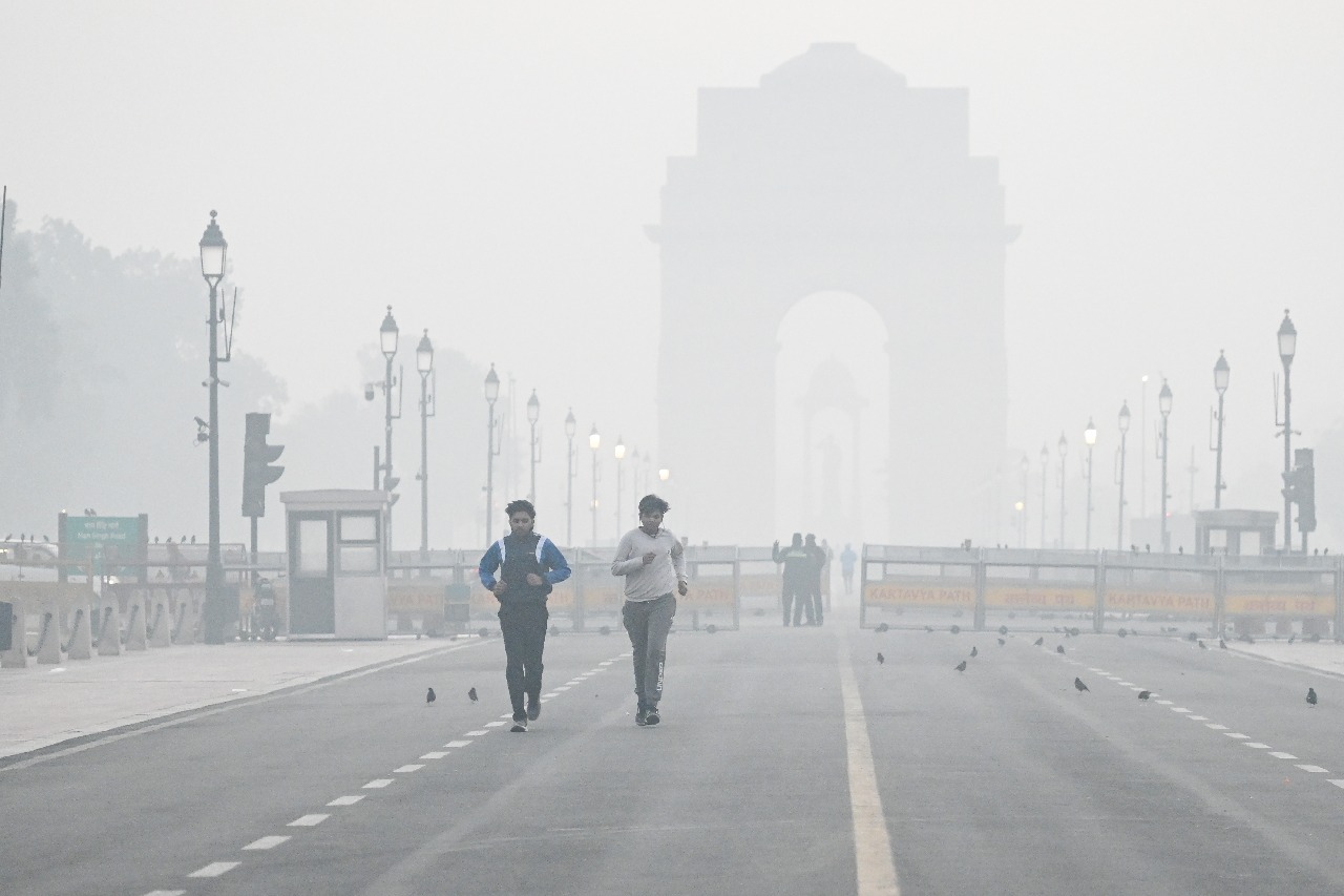 Delhi’s air quality deteriorates again, slips back into ‘very poor’ category