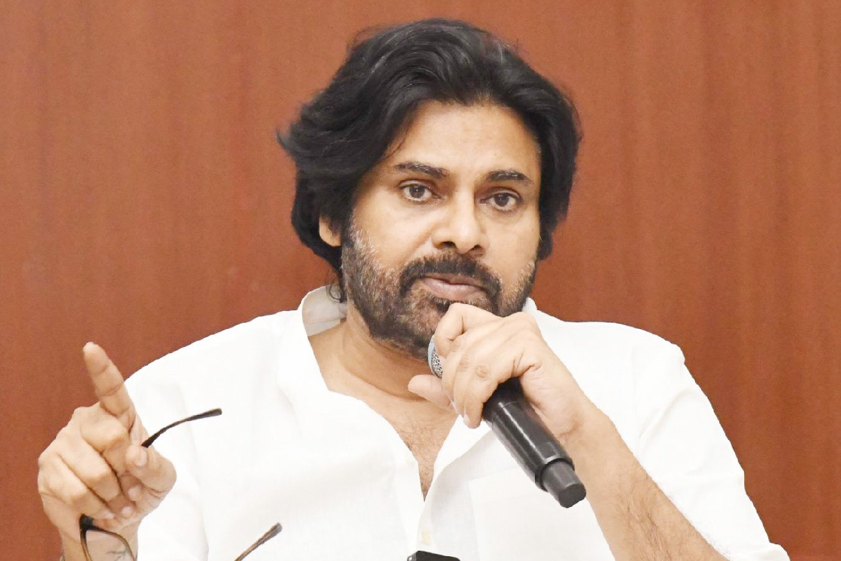 Telangana minister threatens to stop release of Pawan Kalyan's films over 'insulting' remark