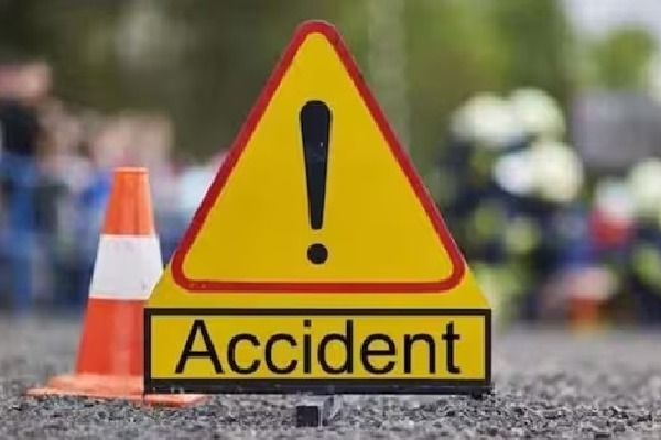 Three killed as car rams into divider in Telangana