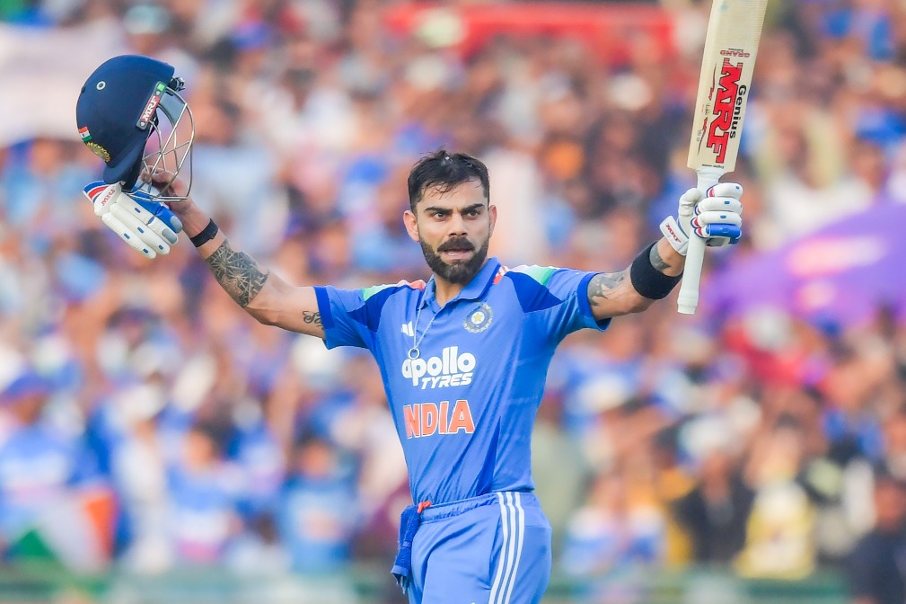 Anushka Sharma celebrates Virat Kohli's 53rd ODI century