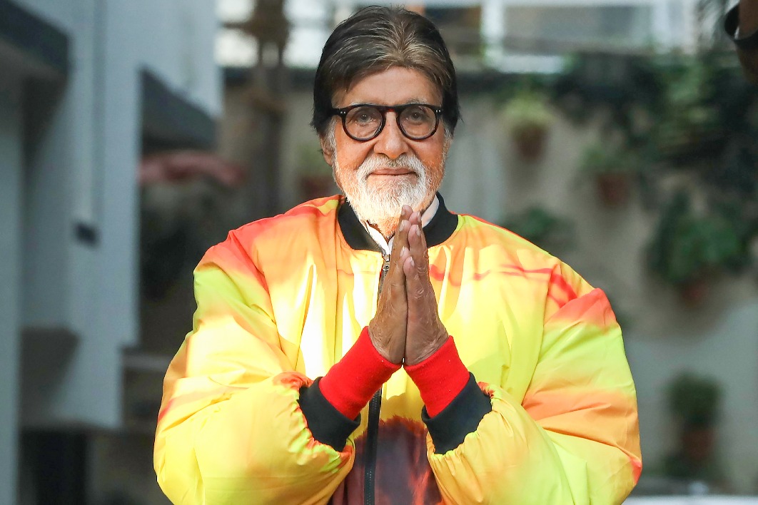 Big B requests cricket coach Amol Mazumdar to let team have pizza post win